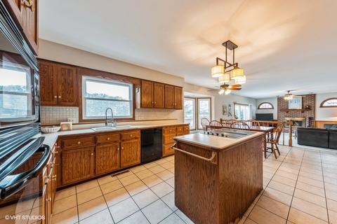 8648 Heather Dr, Burr Ridge, IL 60527 photo 14