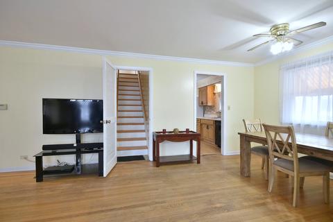 1043 E Algonquin Rd, Des Plaines, IL 60016 photo 15