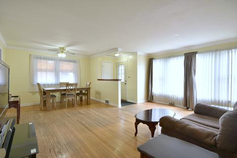 1043 E Algonquin Rd, Des Plaines, IL 60016 photo 3