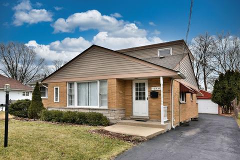 1043 E Algonquin Rd, Des Plaines, IL 60016 photo 2