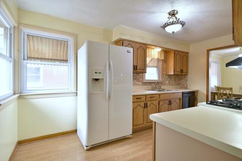 1043 E Algonquin Rd, Des Plaines, IL 60016 photo 8