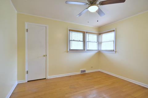 1043 E Algonquin Rd, Des Plaines, IL 60016 photo 11
