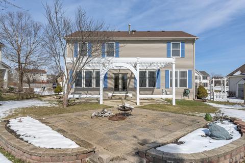208 Thrush Cir, Lindenhurst, IL 60046 photo 3