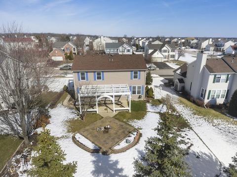 208 Thrush Cir, Lindenhurst, IL 60046 photo 4