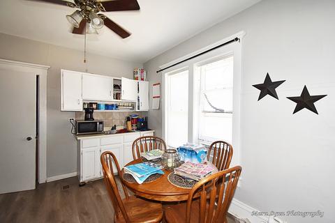 215 Bluff St, Aurora, IL 60505 photo 4