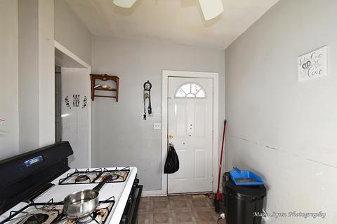215 Bluff St, Aurora, IL 60505 photo 13