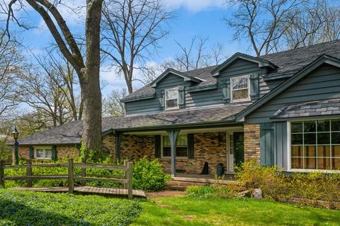 36 Dukes Ln, Lincolnshire, IL 60069