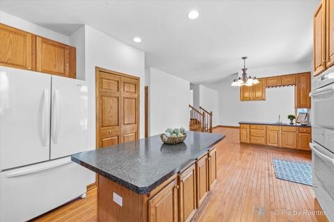 1490 Fox Path Ct, Hoffman Estates, IL 60192 photo 17