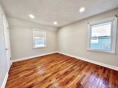 477 Sunset Dr, Elgin, IL 60123 photo 8