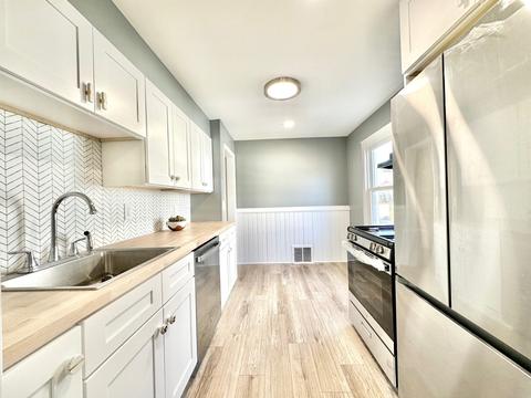 477 Sunset Dr, Elgin, IL 60123 photo 3
