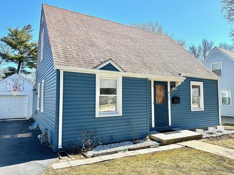 477 Sunset Dr, Elgin, IL 60123 photo 1