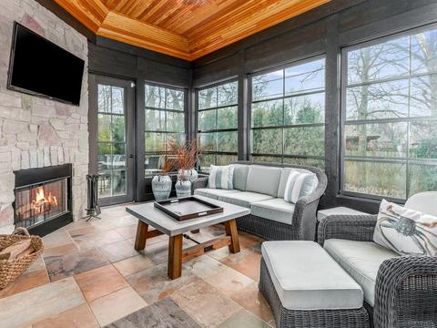 960 E Porter Ave, Naperville, IL 60540 photo 4