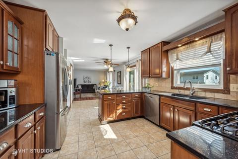 3401 W Lorient Dr, Mchenry, IL 60050 photo 4