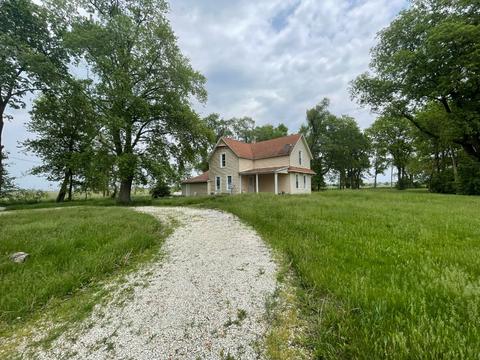 398 E 550n Rd, Gibson City, IL 60936