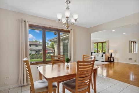 160 Rodgers Ct, Willowbrook, IL 60527 photo 9