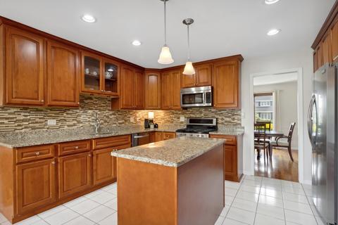 160 Rodgers Ct, Willowbrook, IL 60527 photo 6