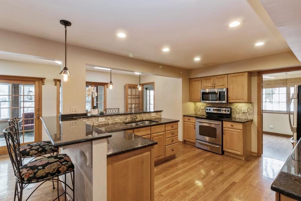  170 E Cedarwood Ct, Palatine, IL 60074 photo 4