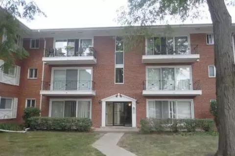 10113 Old Orchard Ct #202, Skokie, IL 60076