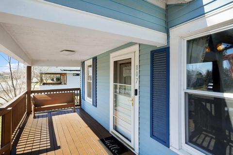 807 E Webster St, Clinton, IL 61727 photo 4