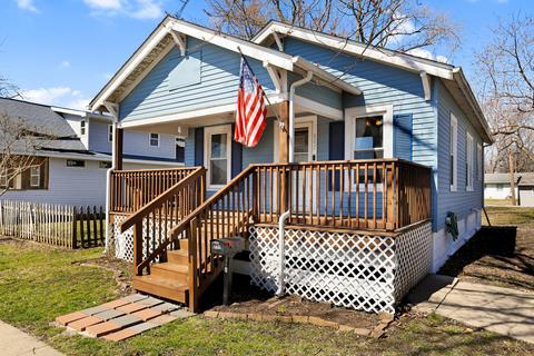 807 E Webster St, Clinton, IL 61727 photo 2