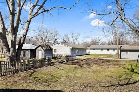 807 E Webster St, Clinton, IL 61727 photo 7