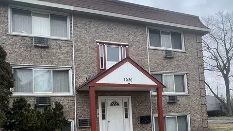 1030 18th St #1S, Broadview, IL 60155