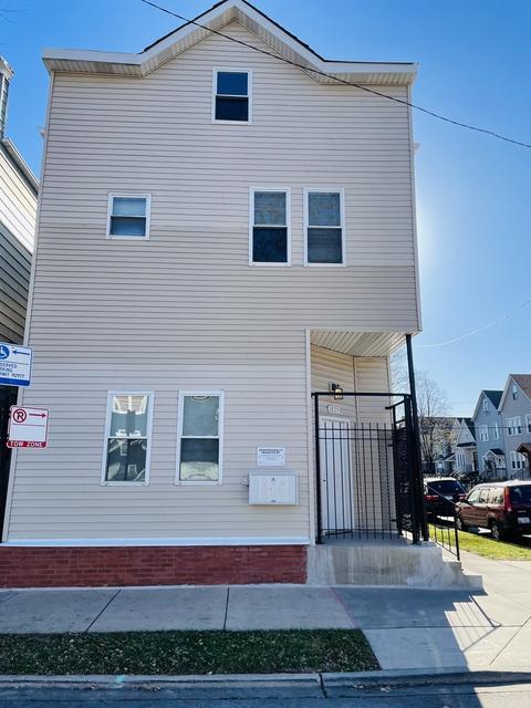 1825 W 45th St, Chicago, IL 60609