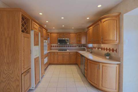 17 W073 Elm Ct, Willowbrook, IL 60527 photo 9