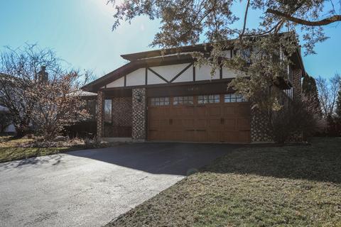 17 W073 Elm Ct, Willowbrook, IL 60527 photo 2