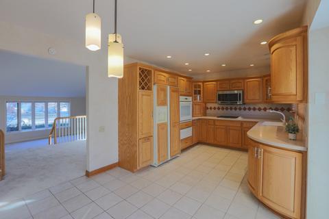17 W073 Elm Ct, Willowbrook, IL 60527 photo 8