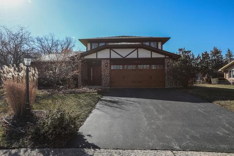 17 W073 Elm Ct, Willowbrook, IL 60527 photo 1