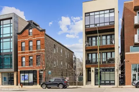 902 N Ashland Ave, Chicago, IL 60622