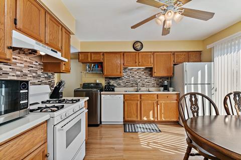 115 Lucille Ct #A, Bartlett, IL 60103 photo 7