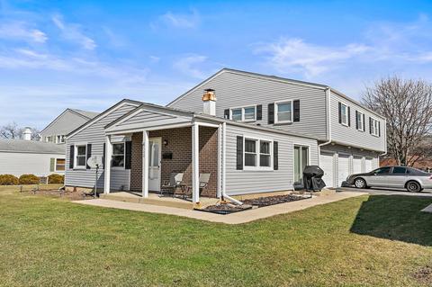 115 Lucille Ct #A, Bartlett, IL 60103 photo 2