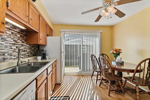 115 Lucille Ct #A, Bartlett, IL 60103 photo 9