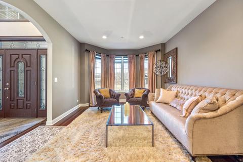 369 Geri Ln, Des Plaines, IL 60016 photo 3