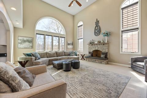 369 Geri Ln, Des Plaines, IL 60016 photo 5