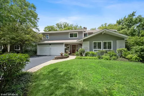 1033 Summit Hills Ln, Naperville, IL 60563