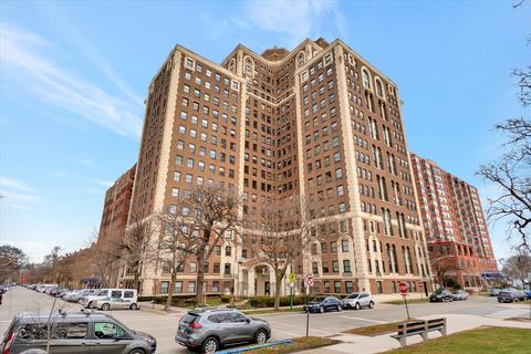 5555 S Everett Ave #B-14, Chicago, IL 60637