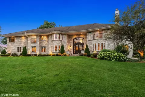 1611 Midwest Club Pkwy, Oak Brook, IL 60523