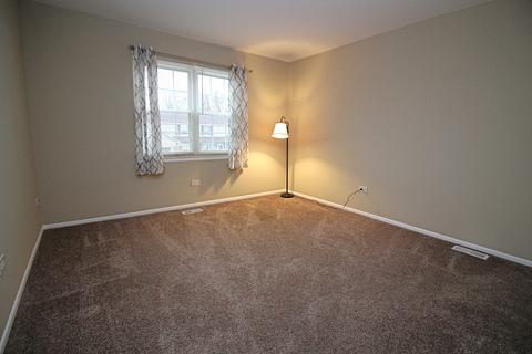 77 Willow Cir, Cary, IL 60013 photo 14