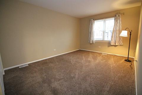 77 Willow Cir, Cary, IL 60013 photo 11