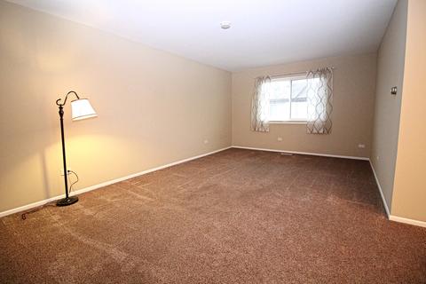 77 Willow Cir, Cary, IL 60013 photo 5