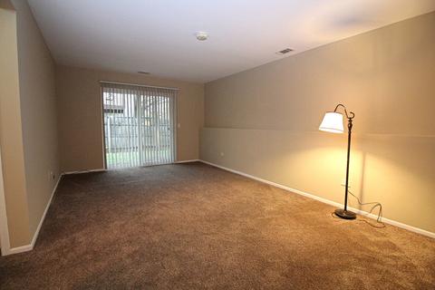 77 Willow Cir, Cary, IL 60013 photo 16