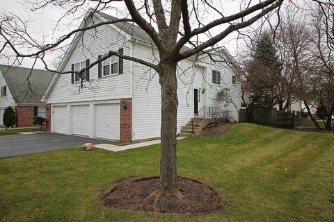 77 Willow Cir, Cary, IL 60013 photo 1