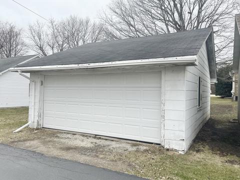 109 S Taylor St, Cherry, IL 61317 photo 4