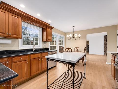 2017 Canterbury Pl, Wheaton, IL 60189 photo 8