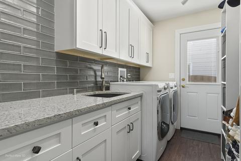 330 W Devon Ave, Roselle, IL 60172 photo 8