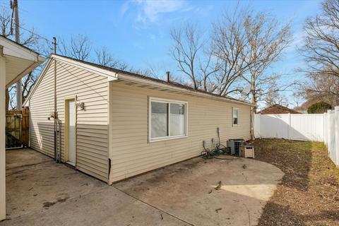 1302 S Duncan Rd, Champaign, IL 61821 photo 18
