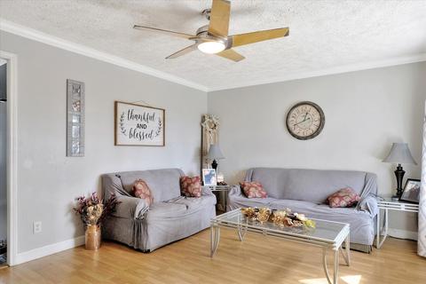 1302 S Duncan Rd, Champaign, IL 61821 photo 5